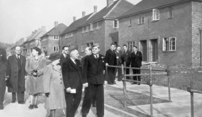 Nye Bevan touring Elstree estate